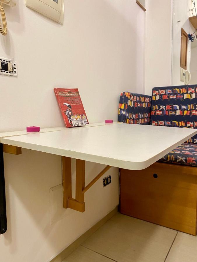 Boat Apartment نابولي المظهر الخارجي الصورة